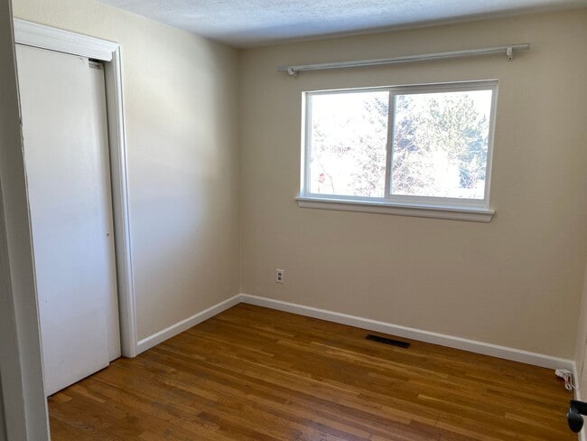 Building Photo - Great corner lot home backing up to open s...