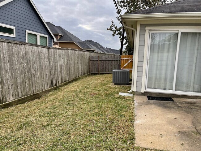 Building Photo - 1603 Nichole Woods Dr