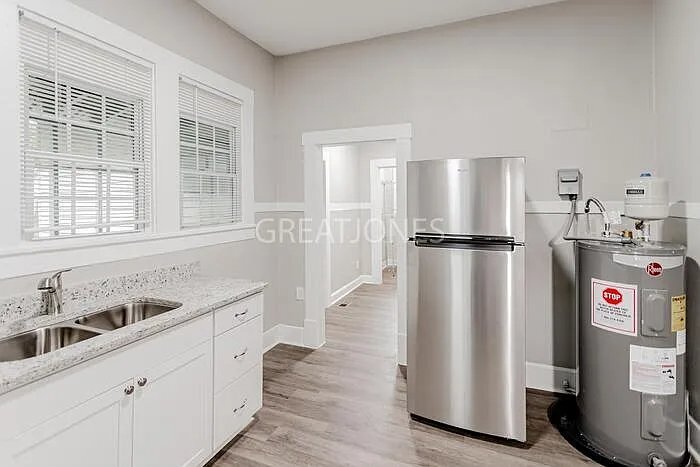 Building Photo - 2307 16th Ave