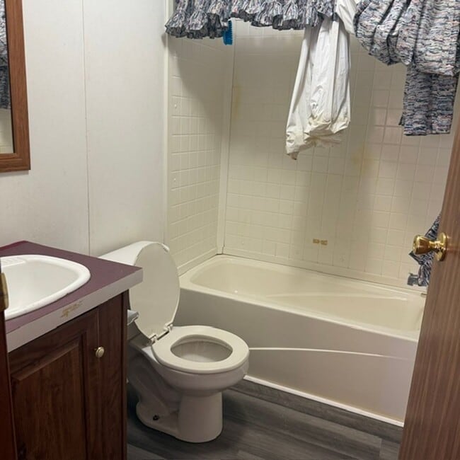 Building Photo - 3 Bedroom 2 Bath Manufactured Home