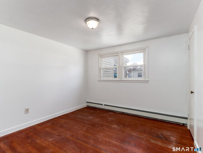 Building Photo - 97 Brussels Ave