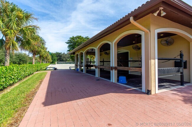 Building Photo - 14943 Paddock Dr