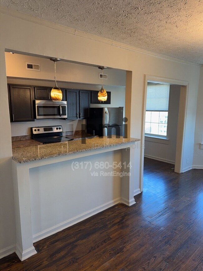 Building Photo - 1 W 28th St