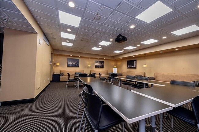 Building Photo - 320 Fort Duquesne Blvd