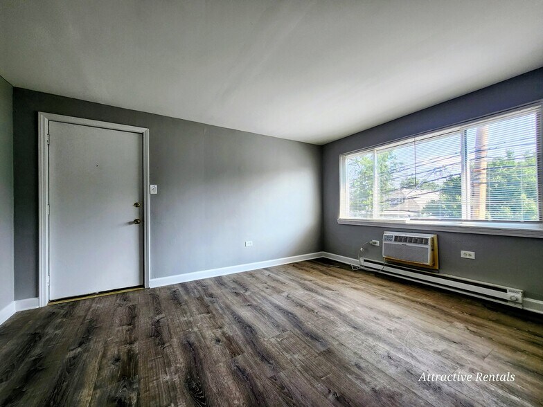 Building Photo - 2123 W 119th St