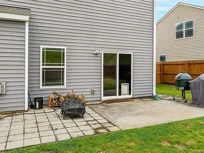 Building Photo - Beautiful 4BR/3BA Home in the Desirable Po...