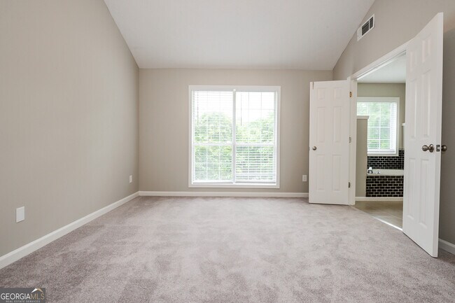 Building Photo - 2580 Riverwood SPG