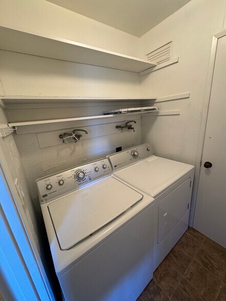 Laundry room - 371 Carrera Dr