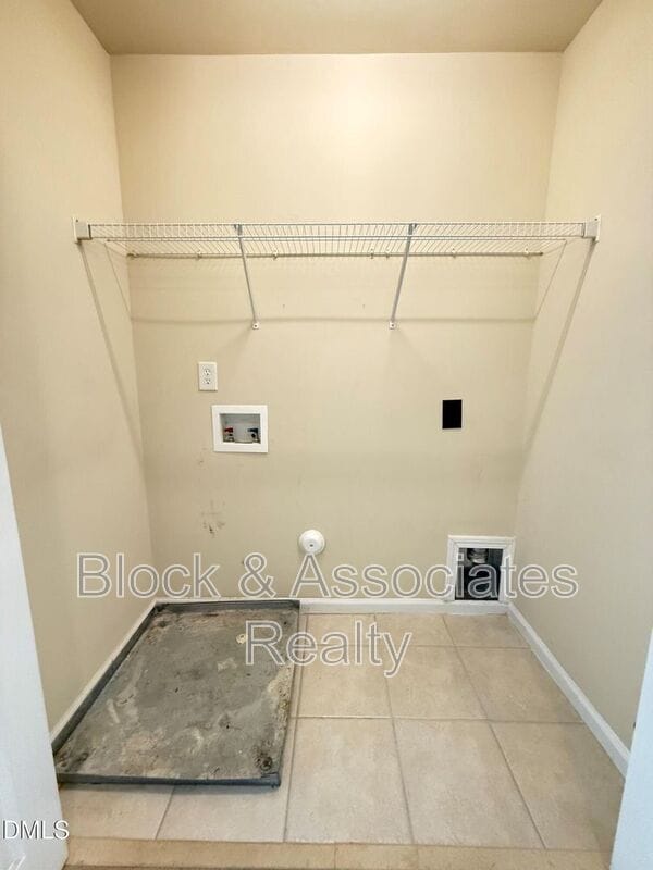 Building Photo - 9911 Cleaver Ct