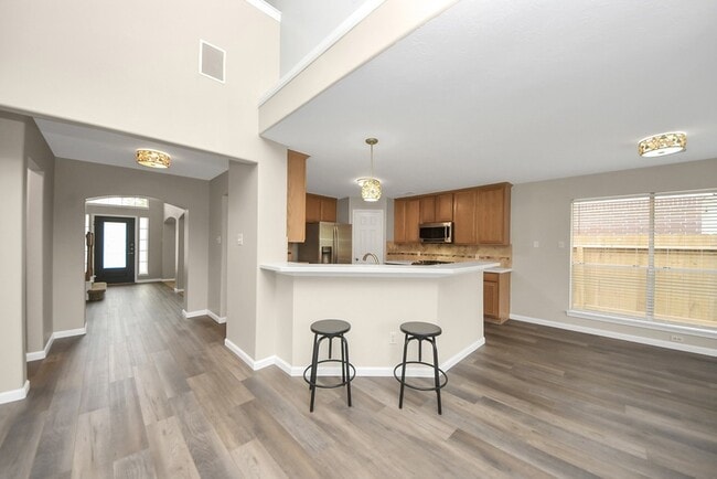 Building Photo - 1802 Whispering Forest Dr