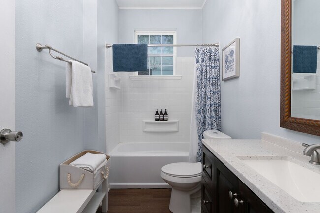 Building Photo - 1525 5th St