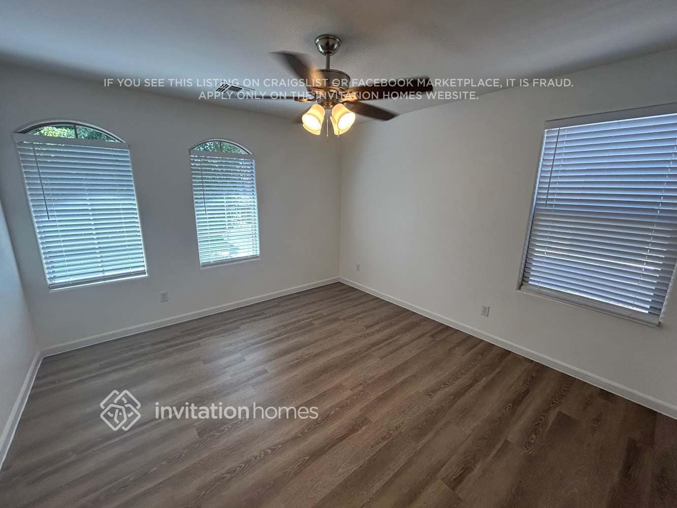 Building Photo - 1373 S Ponderosa Dr