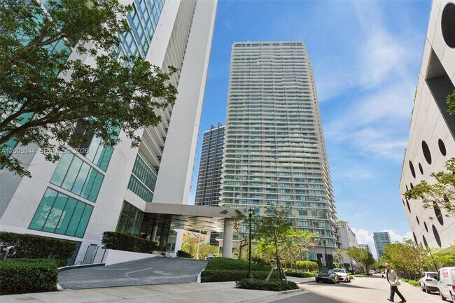 Building Photo - 501 NE 31st St