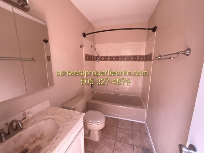 Building Photo - 3 bedroom, 2.5 Bath Condo for Rent