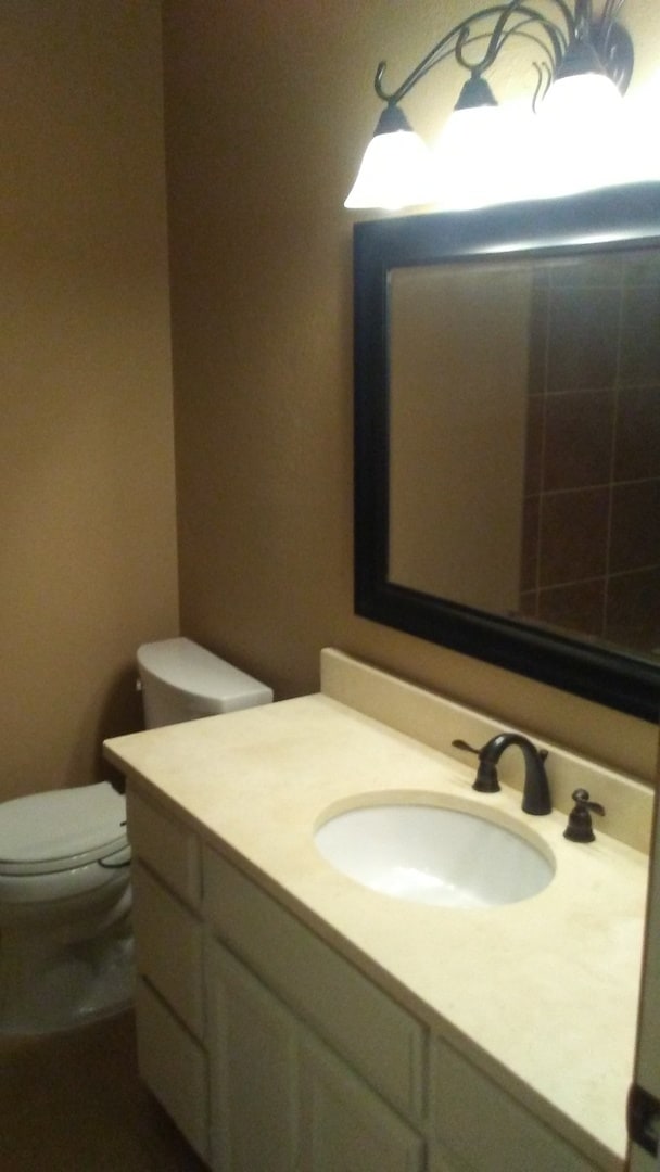 Building Photo - PRE-LEASING FOR FALL. 3 bed, 2 bath, 2 car garage home in Woodcreek Addition!