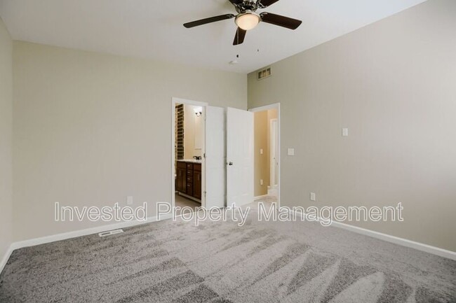Building Photo - 6822 Niagara St