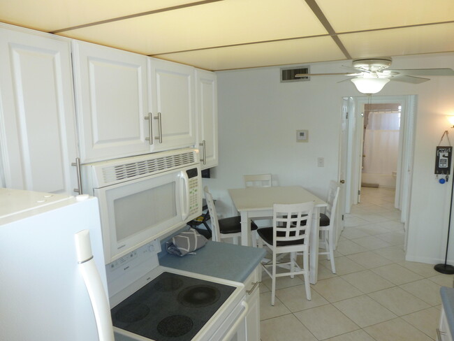 Building Photo - 224 Hibiscus Ave