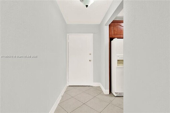 Building Photo - 1335 W 68th St