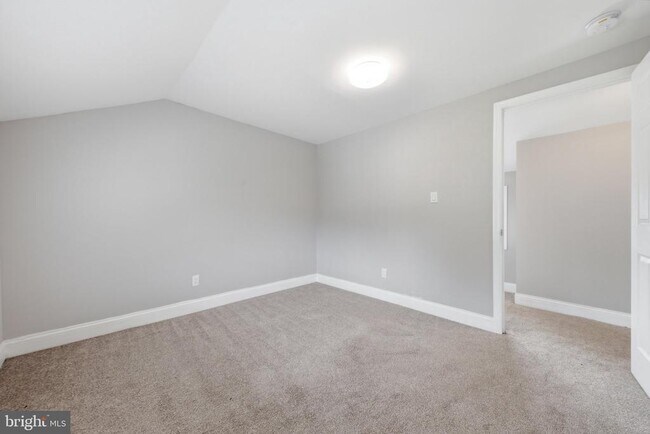 Building Photo - 3524 Meadowside Ave