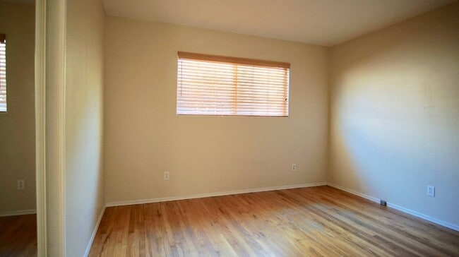 Building Photo - 4732 Manitoba Dr