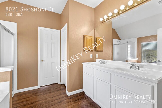 Building Photo - 8021 Shoshoni Dr