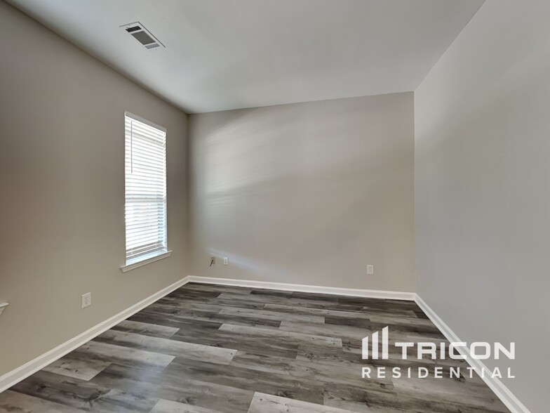 Building Photo - 606 Brookwater Dr