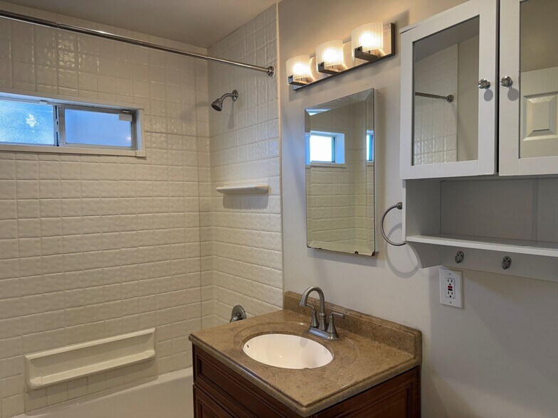 Building Photo - 6808 Missy Ct