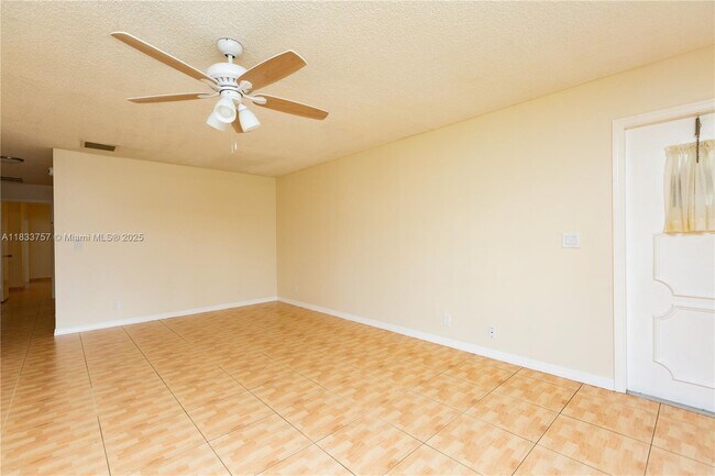 Building Photo - 1055 NW 83rd Ave