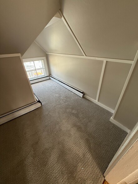 "L" shaped room - 4 E Watson St