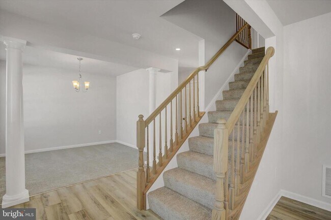 Building Photo - 601 Exeter Ln