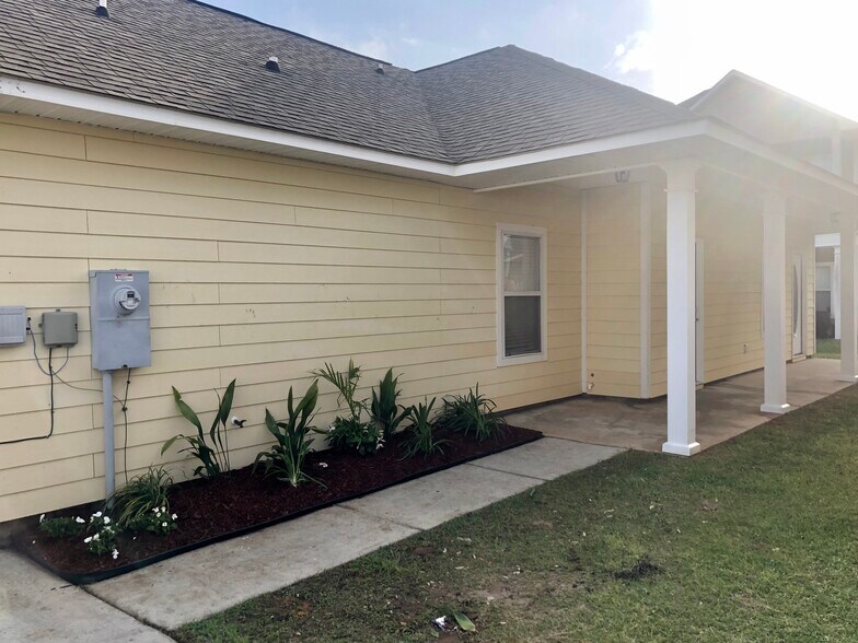 Building Photo - 1284 Tropical Cove