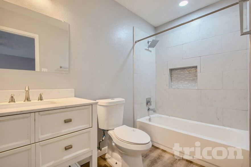 Building Photo - 1204 Crabtree Ct