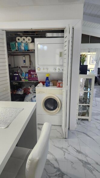 Building Photo - 532 Briarwood Cir