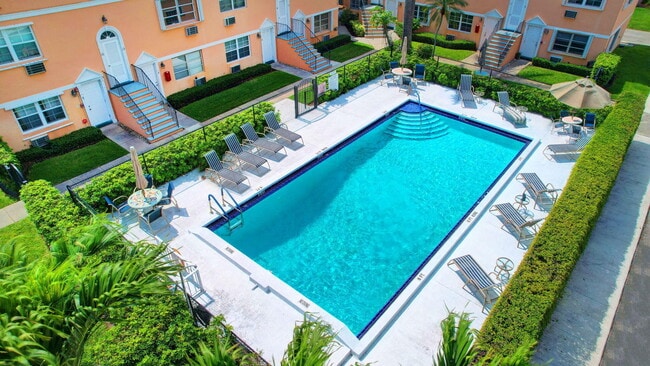 Building Photo - 15 S Golfview Rd