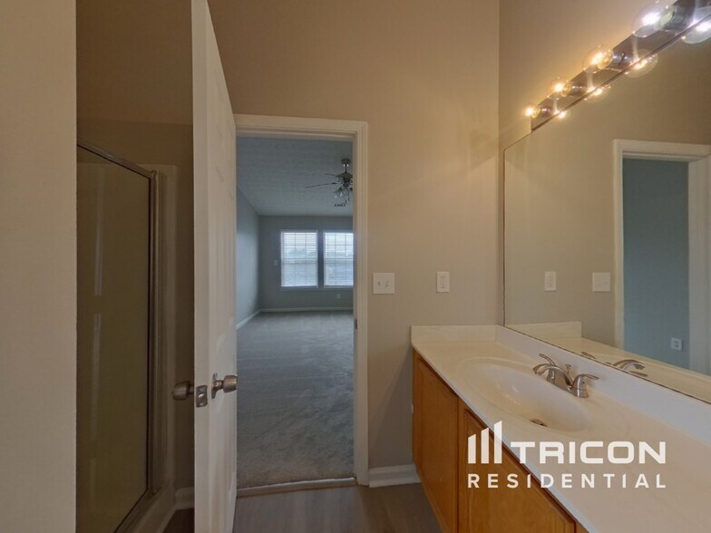 Building Photo - 1740 Courtyard Ln
