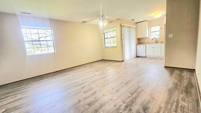 Building Photo - 36 Gant Cir