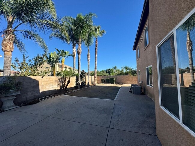 Building Photo - Nice House 5 beds 3.5 bath for lease in Eastvale