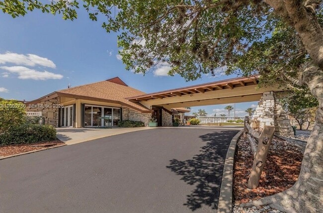 Building Photo - 6551 Coliseum Blvd