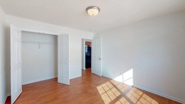 Building Photo - 565 S Old Sevierville Pike