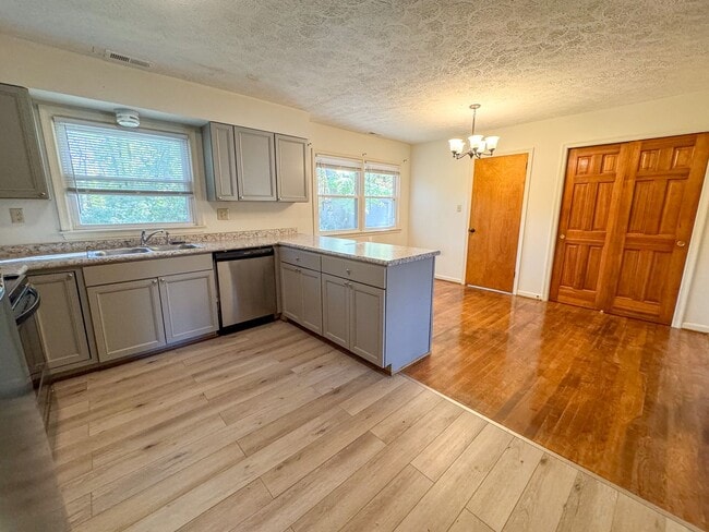 Building Photo - 3Bed/1.5bath Troy VA Rental