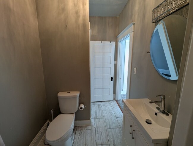 Building Photo - 4 Bedroom House in Boonville