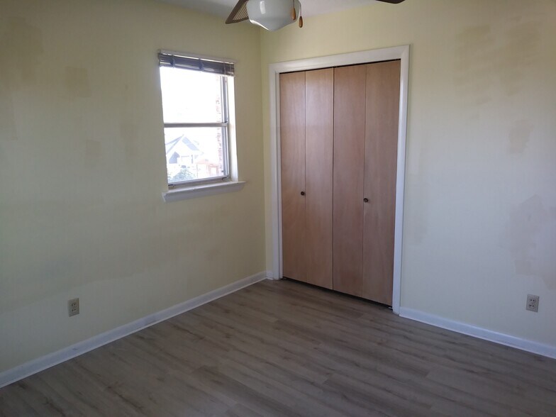 Building Photo - 2512 Sharron Dr