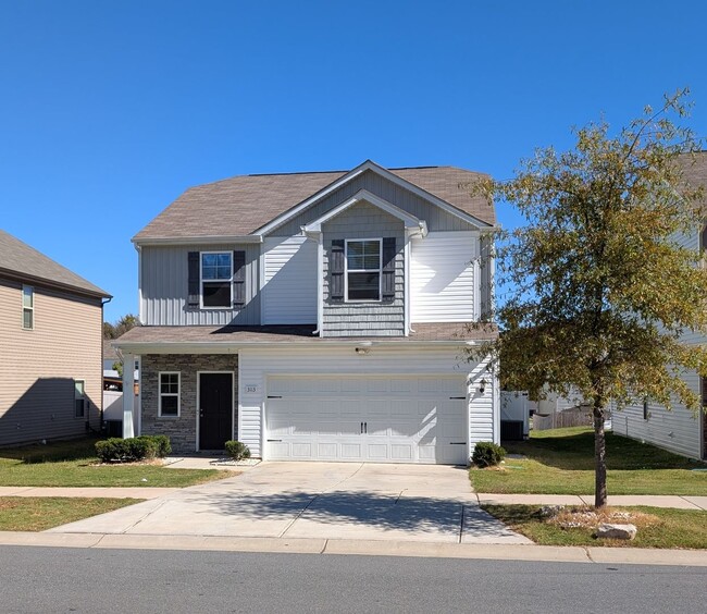 4 Bedroom! Easy Access, I-485, I-85, Airp... - 4 Bedroom!  Easy Access, I-485, I-85, Airp...