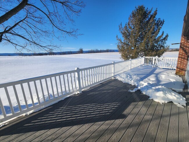 Building Photo - Wonderful County Home