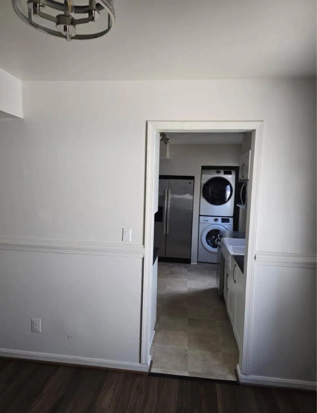 Building Photo - 300 Red Oak Dr