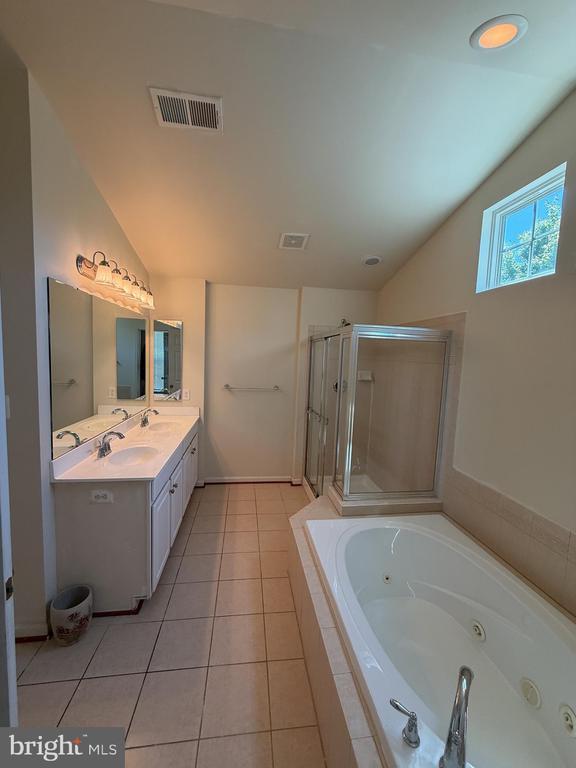 Building Photo - 12489 Pfitzner Ct