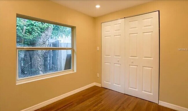 Building Photo - Home For Rent in St Petersburg!