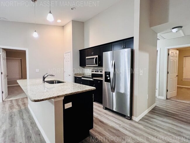 Building Photo - Stylish 3BR/2BA Home with Open Layout & Hi...