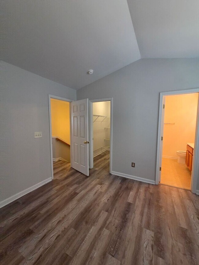 Building Photo - 7309 Sun Dance Dr
