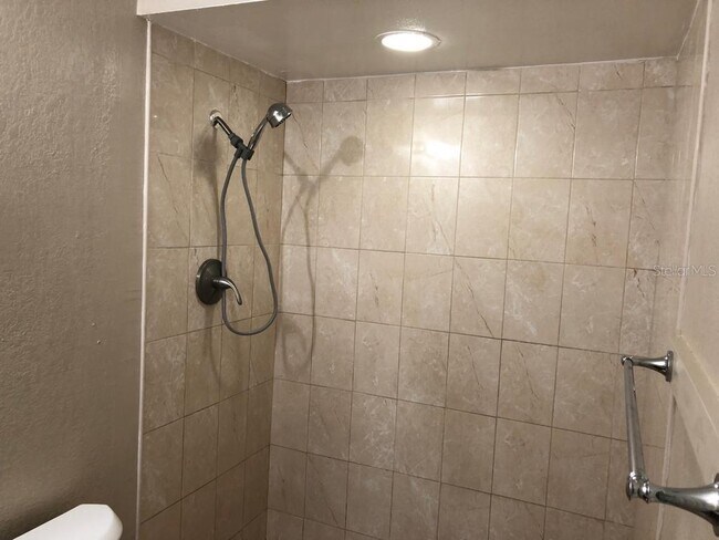 Building Photo - 127 Toluca Dr